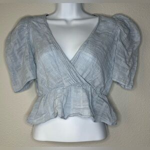 Forever 21 Women’s Light Blue V Neck Crop Top Size Small